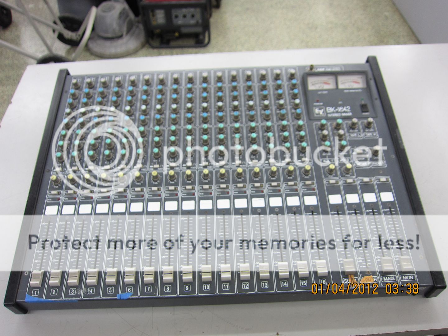 Electro Voice EV Pro Mixing Board 1642 Phantom Power Stereo Mixer 